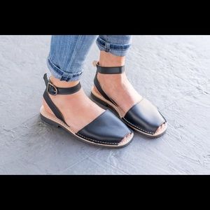 Pons Avarcas BRAND NEW Size 9 Classic Style Strap